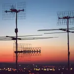 Niente antenna per chi non paga in condominio