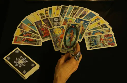 Le cartomanti al telefono sanno del tuo futuro