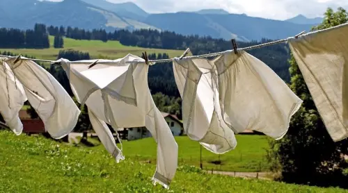 Cosa fare per eliminare odore e macchie di sudore