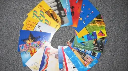 Come scrivere il biglietto di auguri perfetto per la festa dei 18 anni