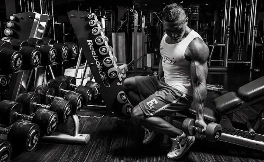 Allenamento in palestra e l'uso delle proteine