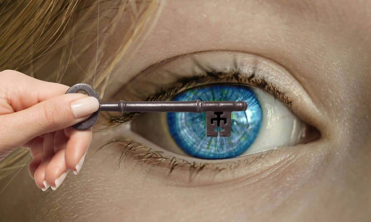 Allungamento vs. infoltimento ciglia: cosa cambia?